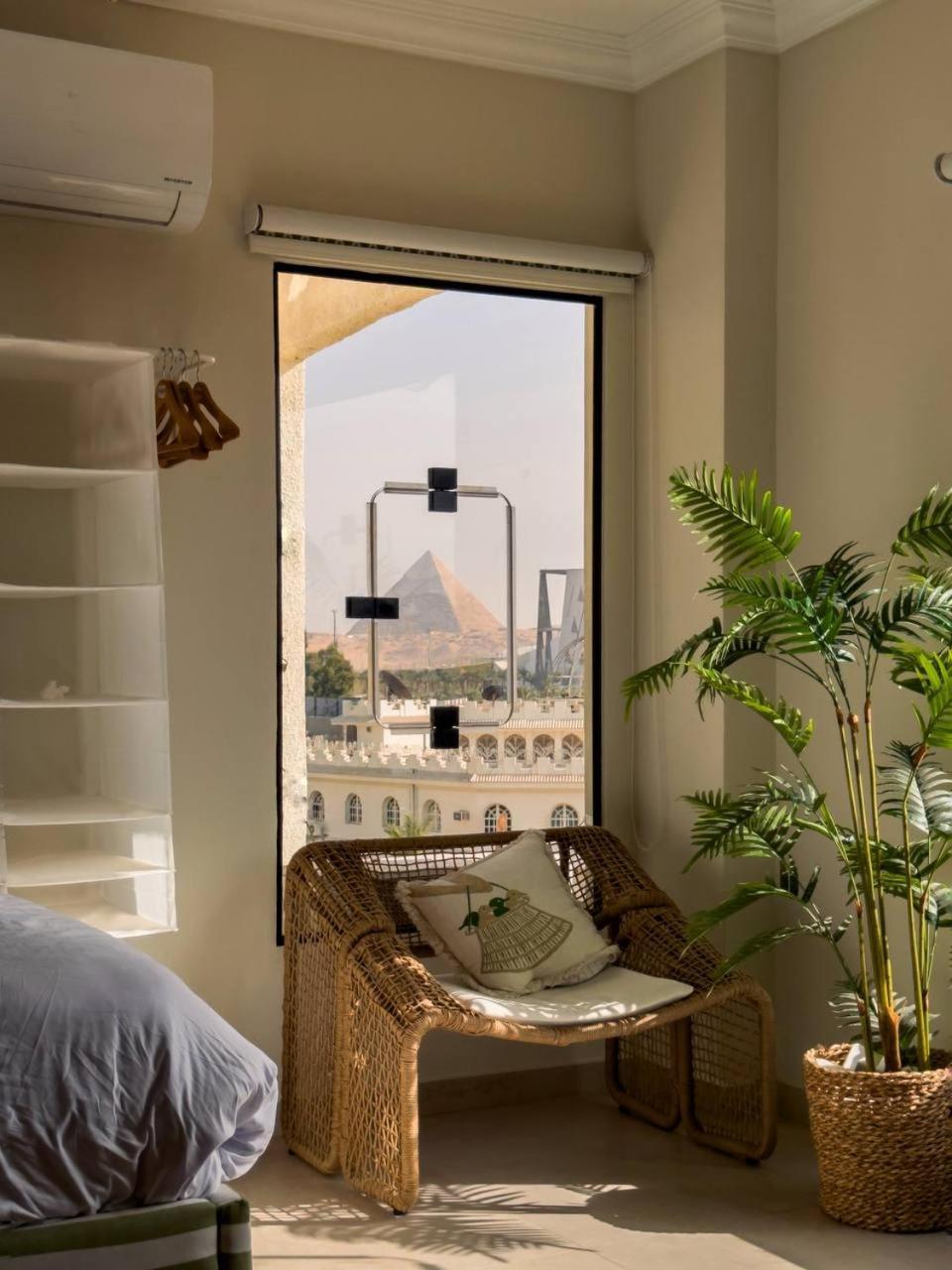 Fancy Pyramids' View, Giza's Gem Appartement *